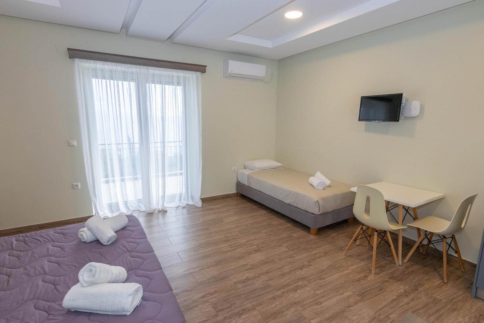 Verga'S Apartments Kalamata Phòng bức ảnh